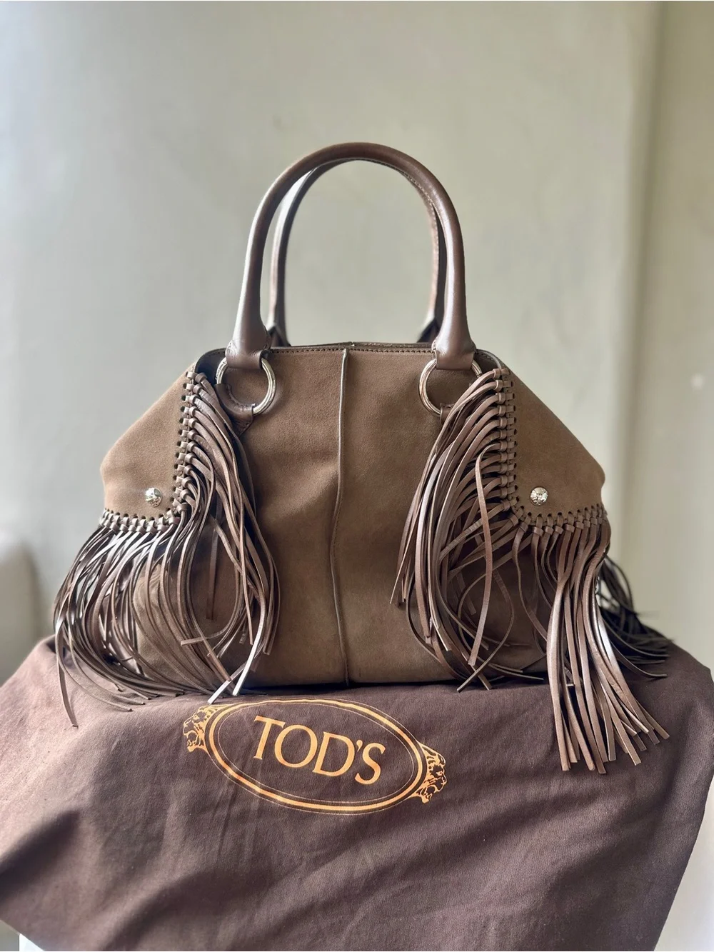 ❌SOLD! ❌TOD’S Large Fringe Cape Bag Suede Leather Satchel Brown - Picture 1 of 14